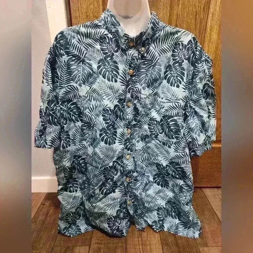 Duluth Trading Shirt Mens XL Blue Floral BBQ Relaxed Short Sleeve Button Down
